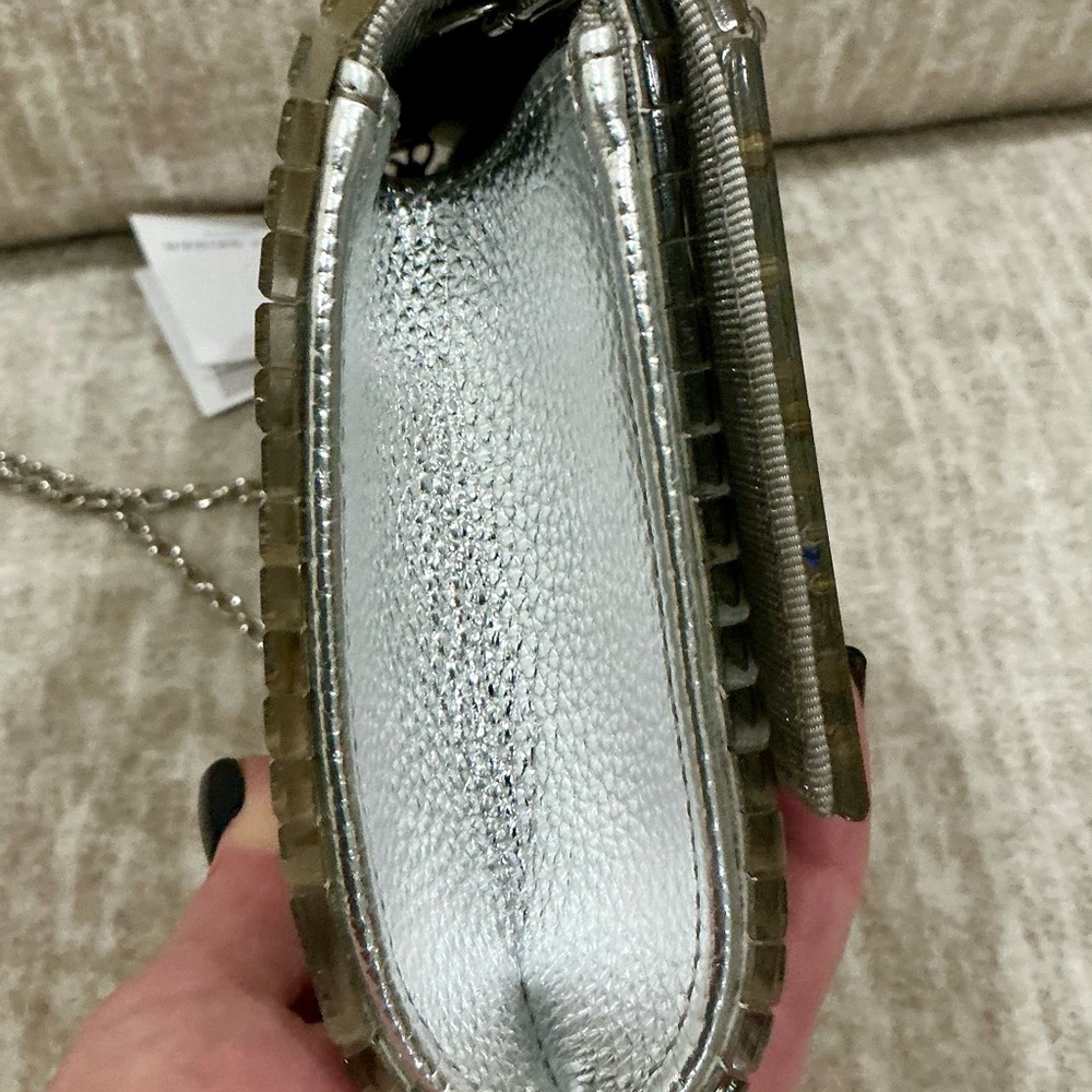 ✨💎NWT💎✨ KURT GEIGER LONDON PARTY SILVER CROSSBODY W/RAINBOW CRYSTALS - Picture 4 of 12